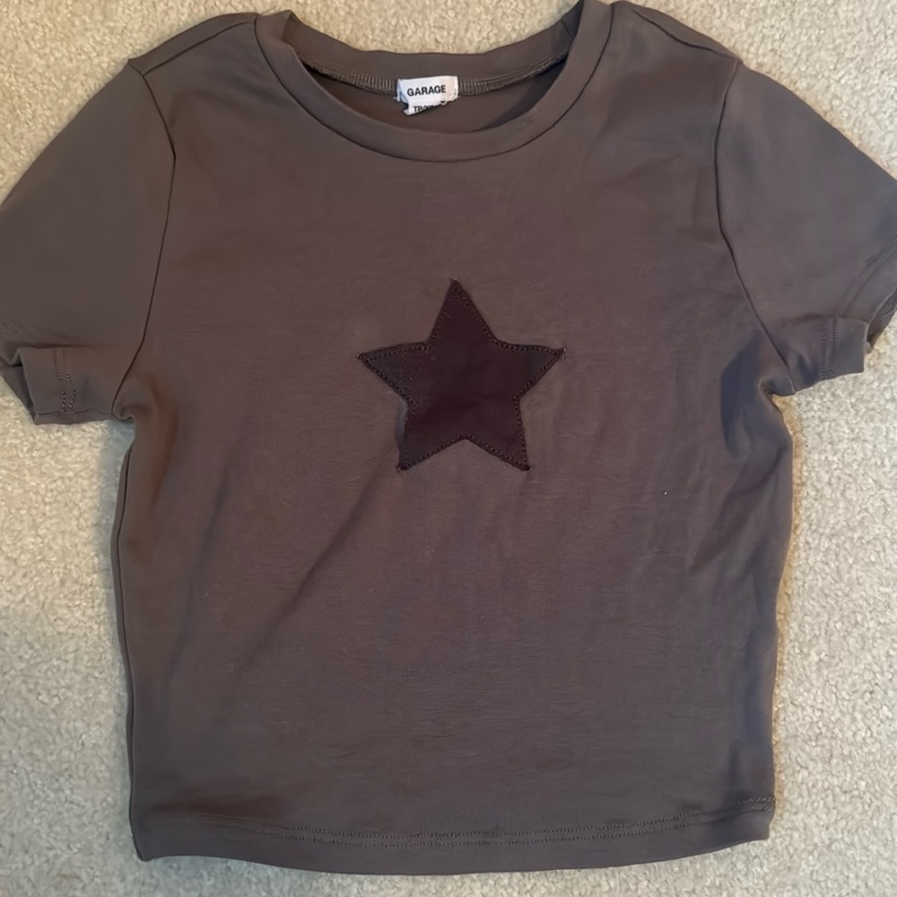 grey Garage star design crop tshirt